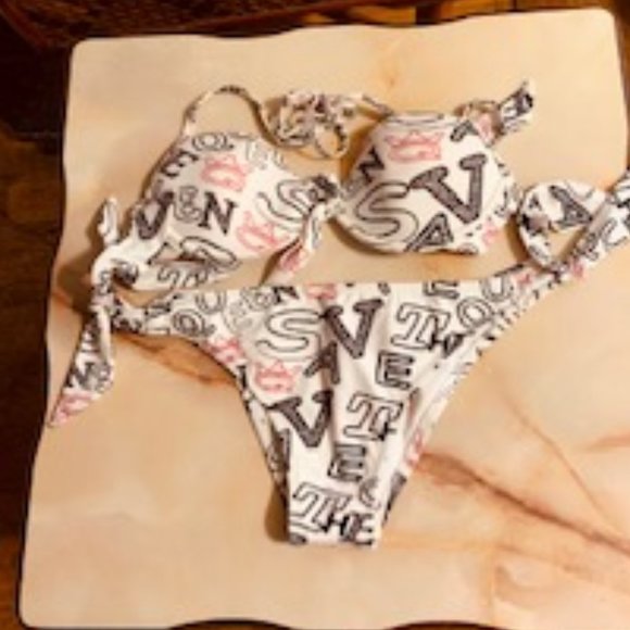 Save the Queen  Printed Bikini - Picture 3 of 12